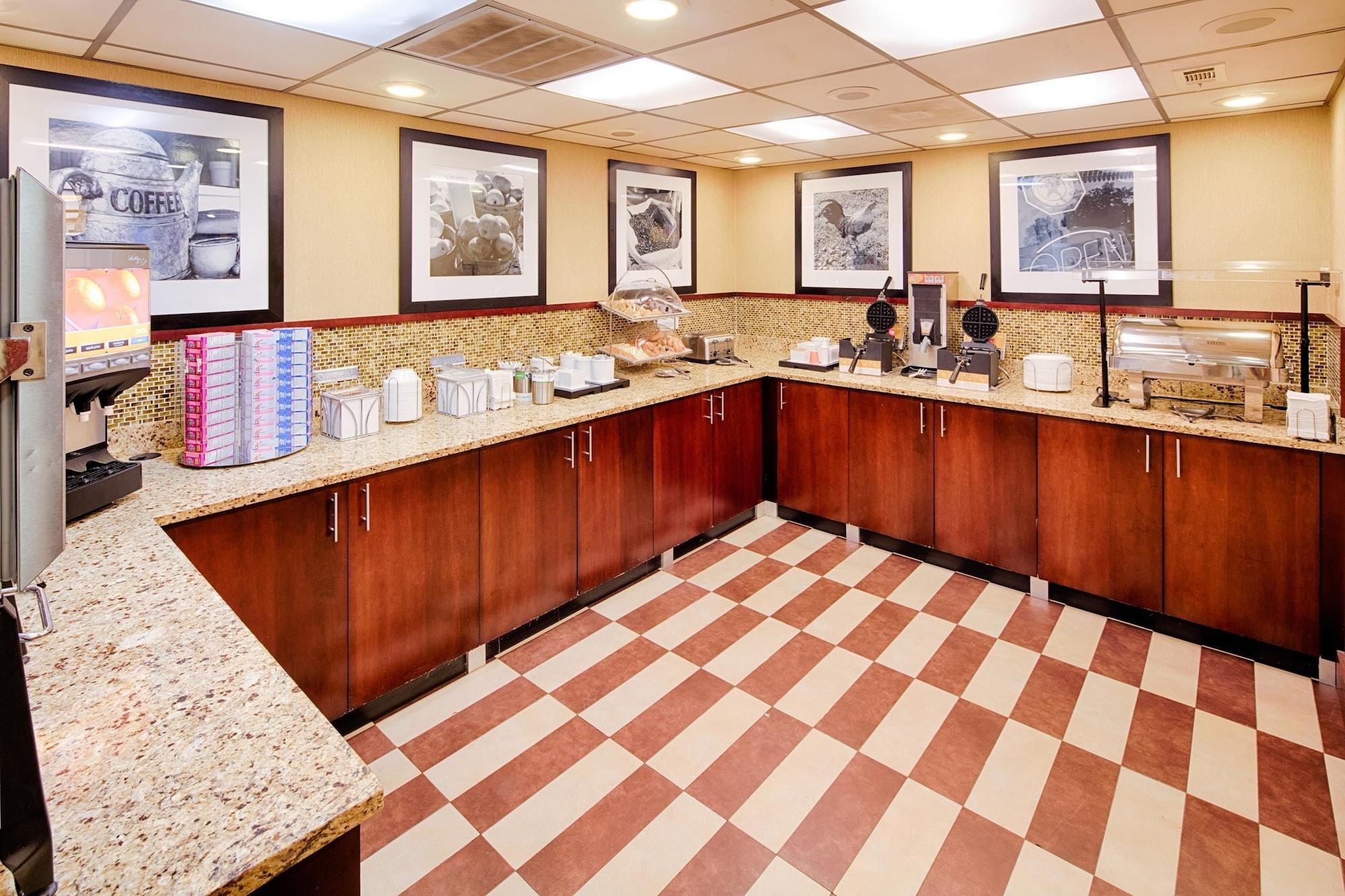Motel 6 Fayetteville - I-95 المظهر الخارجي الصورة